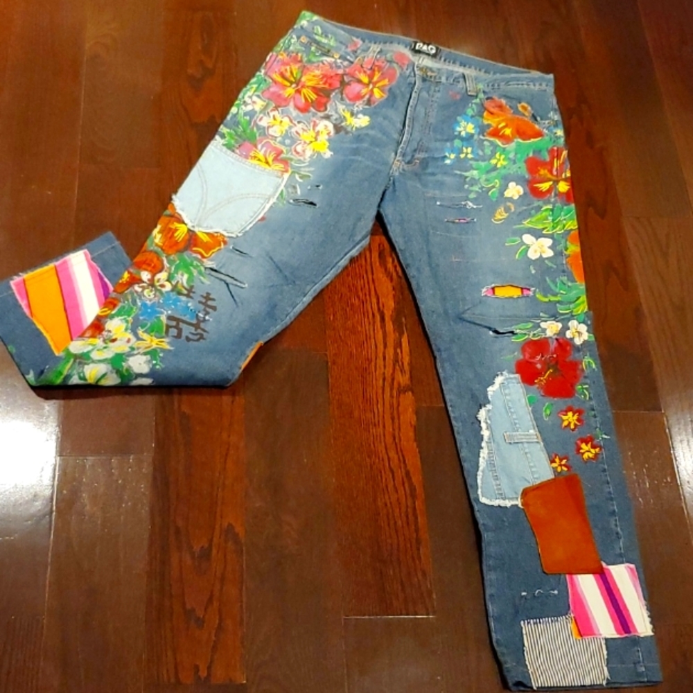 DOLCE AND GABBANA VINTAGE JEANS SIZE 54 EURO OR 36INCH WAIST.